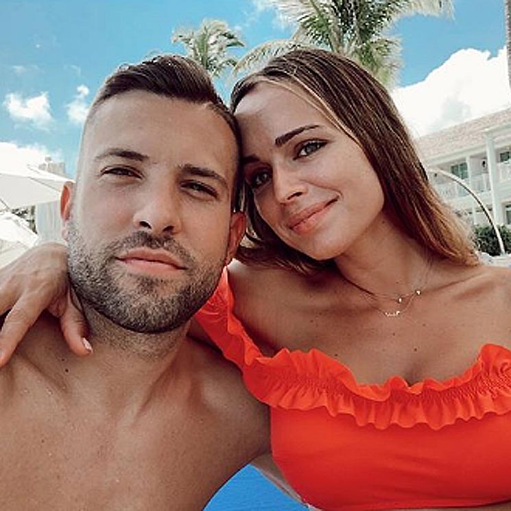 La foto familiar con la que Jordi Alba y Romarey Ventura ponen fin a un viaje de ensueño