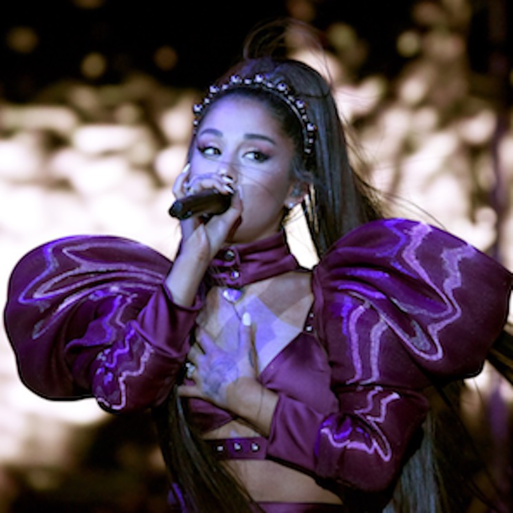 Ariana Grande junta moda y música en 'In my head'