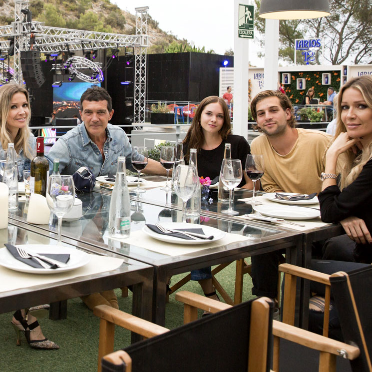 Stella del Carmen, con un atractivo acompañante en Marbella