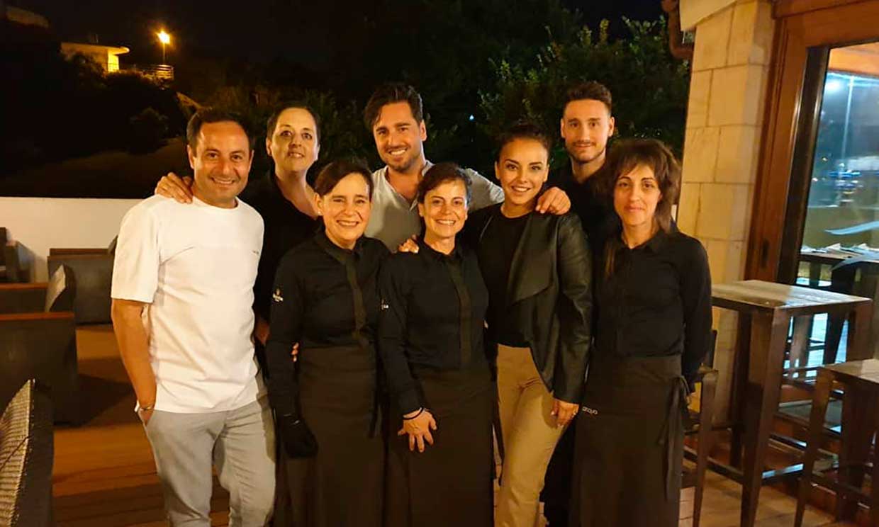 Chenoa y Bustamante en el restaurante Annua de San Vicente de la Barquera