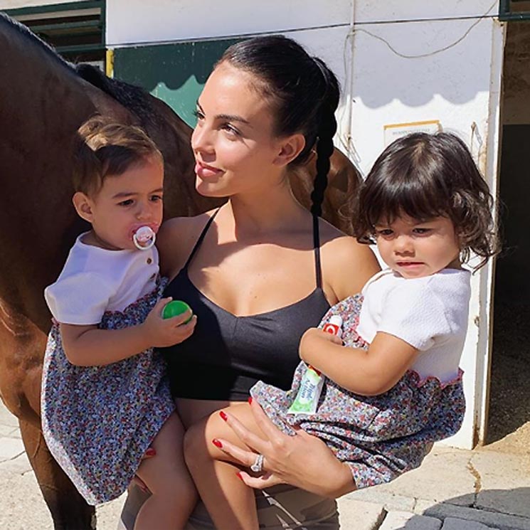 Georgina Rodríguez se lleva a sus 'peques' a montar a caballo