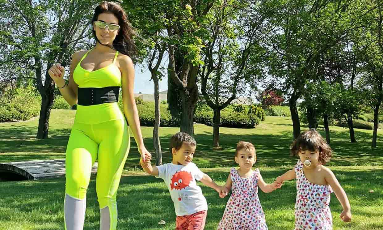 Georgina Rodríguez y su curiosa idea para llevar en bici a la vez a sus tres hijos pequeños