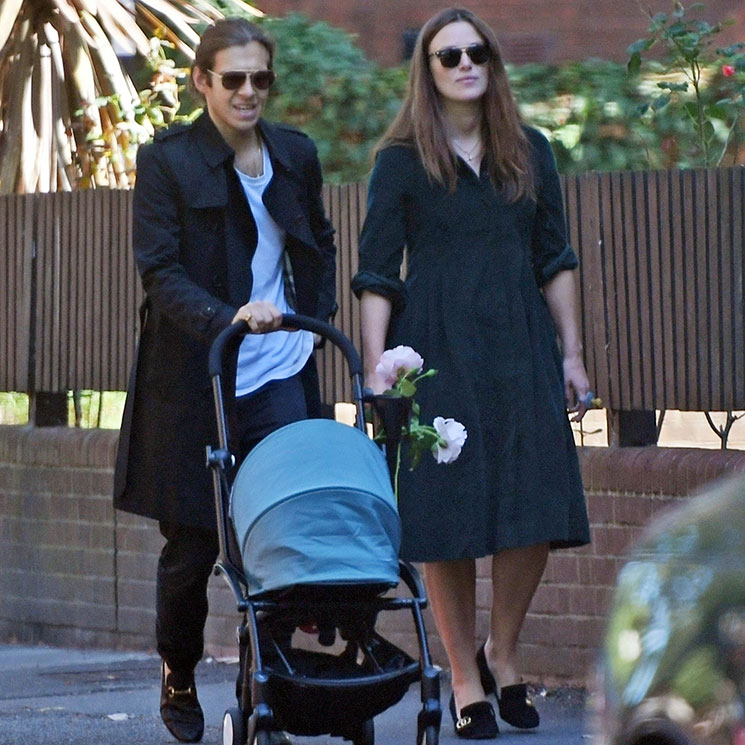 EXCLUSIVA: Keira Knightley, primer paseo en familia tras ser mamá por segunda vez