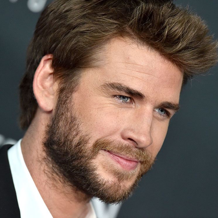 Liam Hemsworth, fotografiado de la mano de una misteriosa rubia, ¡descubre quién es ella!