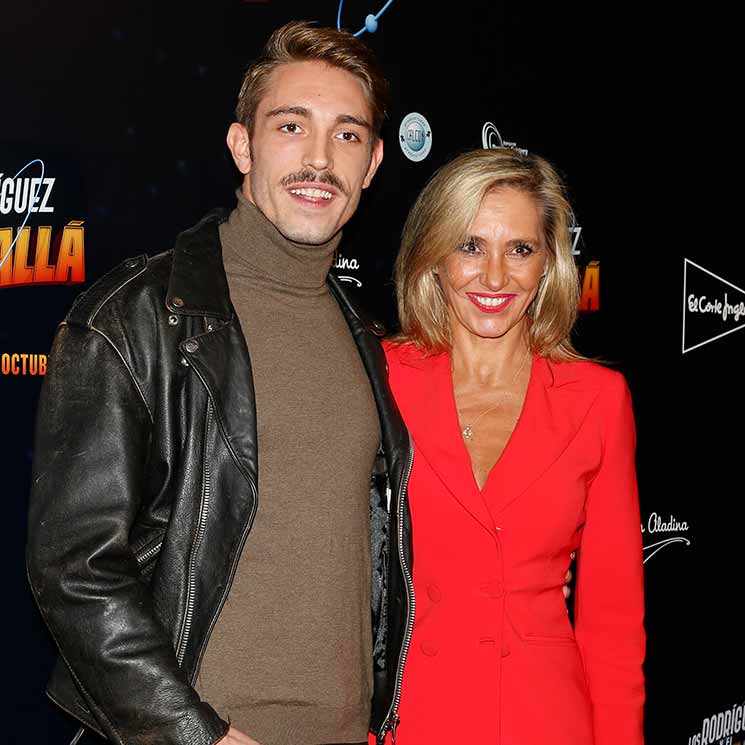 Marta Robles presume de su hijo actor en el estreno de 'Los Rodríguez y el más allá'