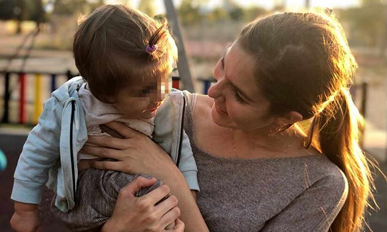 ¿Cambio de hora? No para Lía, la hija de Natalia Sánchez y Marc Clotet