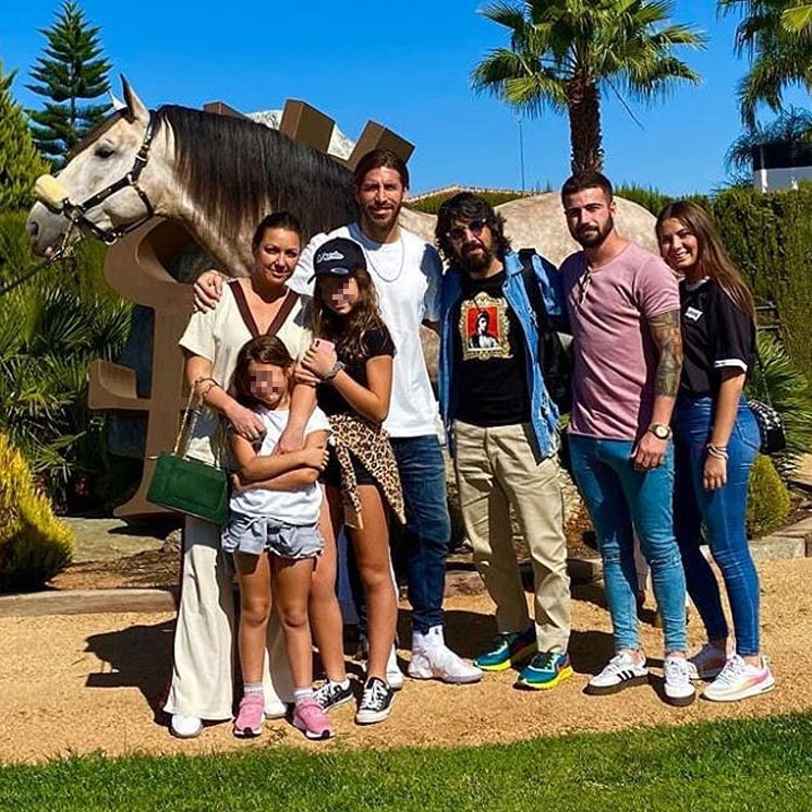 Sergio Ramos recorre, junto a su amiga Niña Pastori, la finca en la que celebró su boda con Pilar Rubio