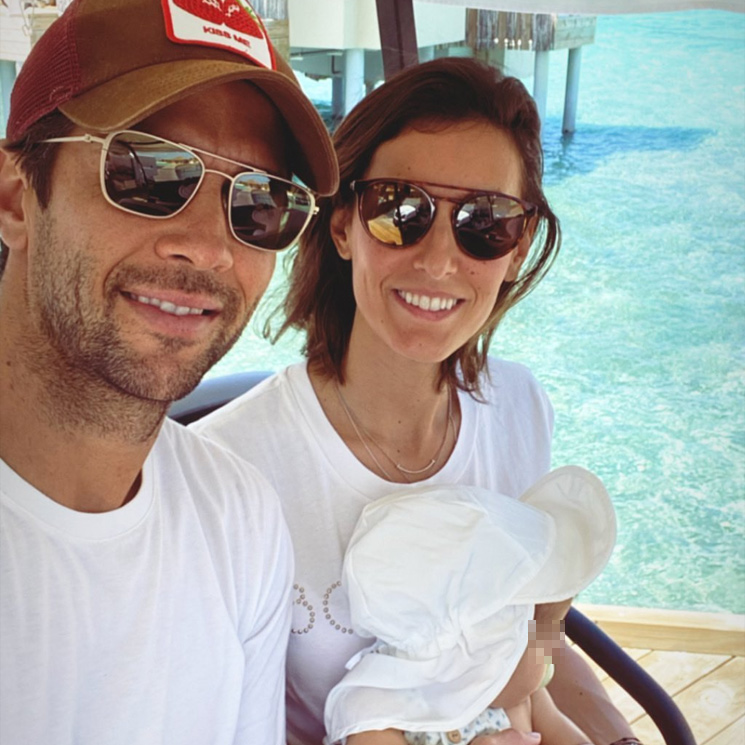 Ana Boyer y Fernando Verdasco se escapan al paraíso con su bebé