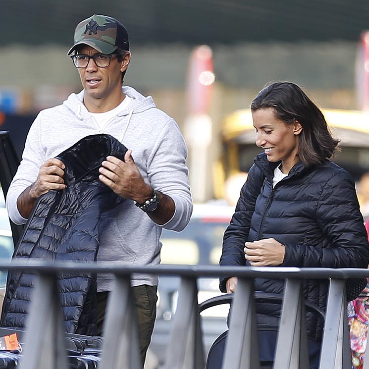 Ana Boyer y Fernando Verdasco vuelven a casa con su bebé tras un puente de música y reencuentros