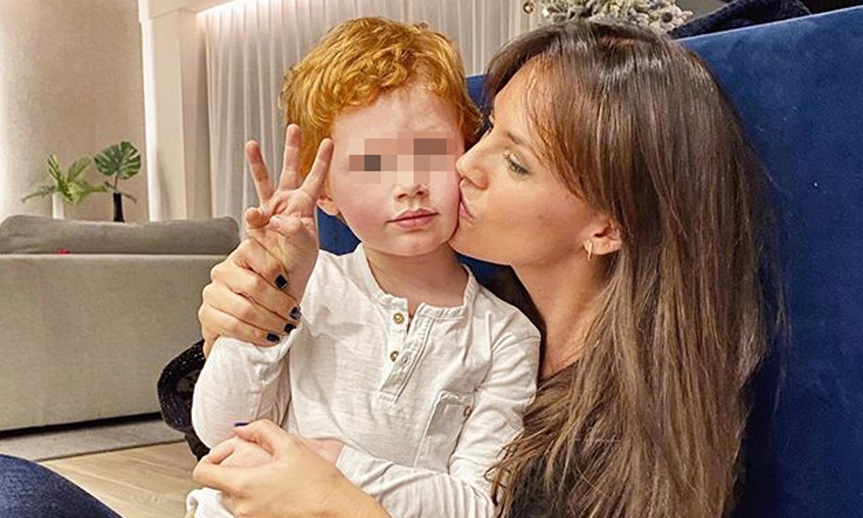 ¡Dinosaurios y tarta! Helen Lindes y Rudy Fernández celebran el 3º cumpleaños de Alan