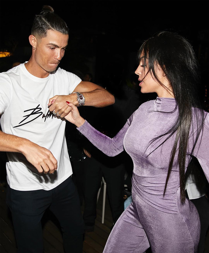 Georgina Rodríguez Y Cristiano Ronaldo Empiezan El Año Bailando Y Con Un Romántico Beso Foto 1