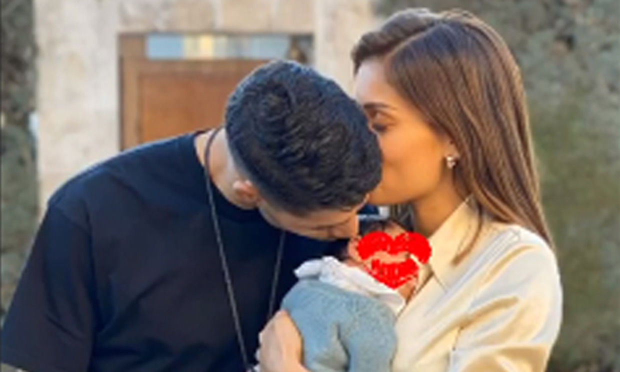 FOTOGALERÍA: Hiba Abouk, Toñi Moreno, Sandra Gago y Candela Serrat protagonizan los besos más tiernos