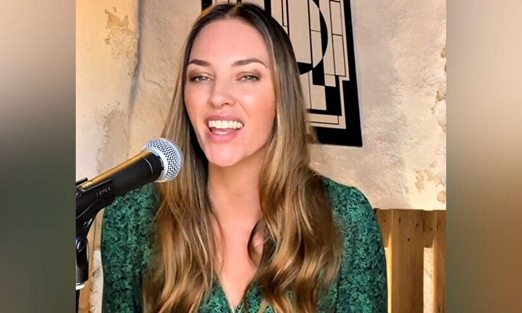 ¡Increíble cómo lo hace! Helen Lindes impresiona a todos con su talento como cantante