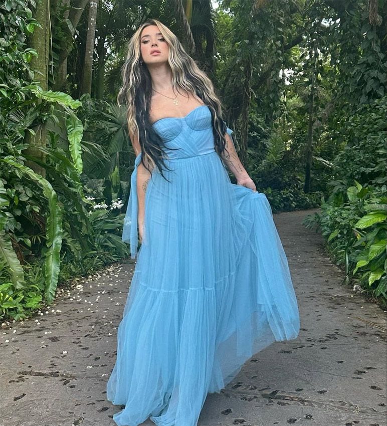 Lola Indigo en la boda de Lele Pons