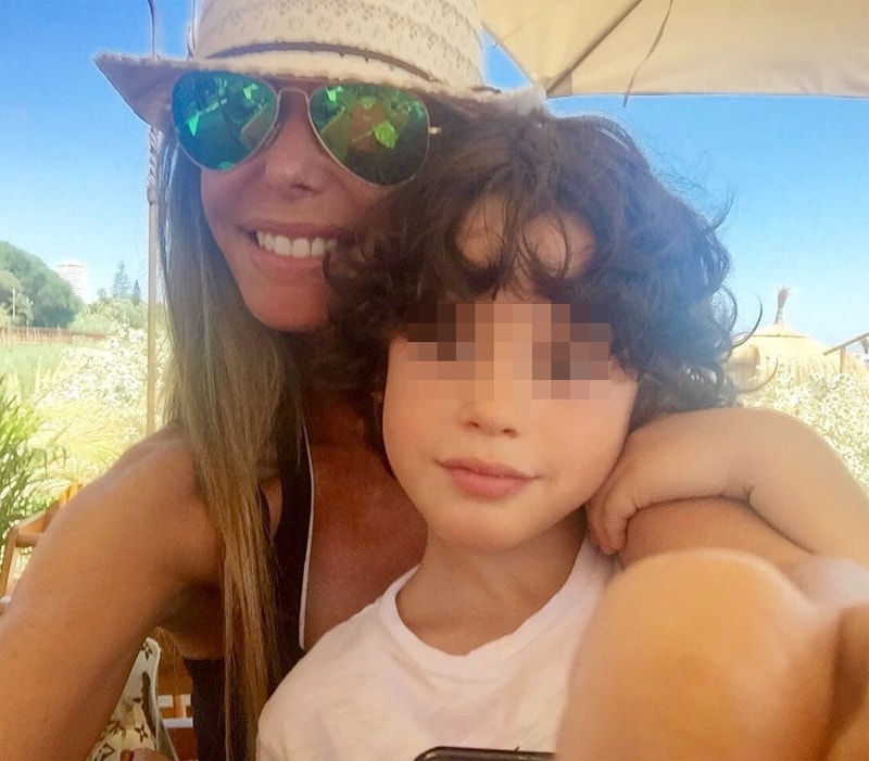 Lara Dibildos con su hijo pequeño, Álvaro