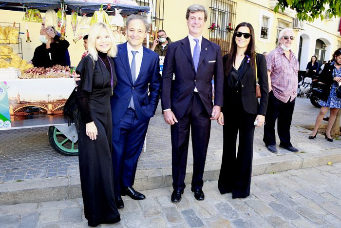 Cayetano Martínez de Irujo junto a su novia, Barbara Mirjan y su hermana Eugenia y su marido, Narcis Rebollo