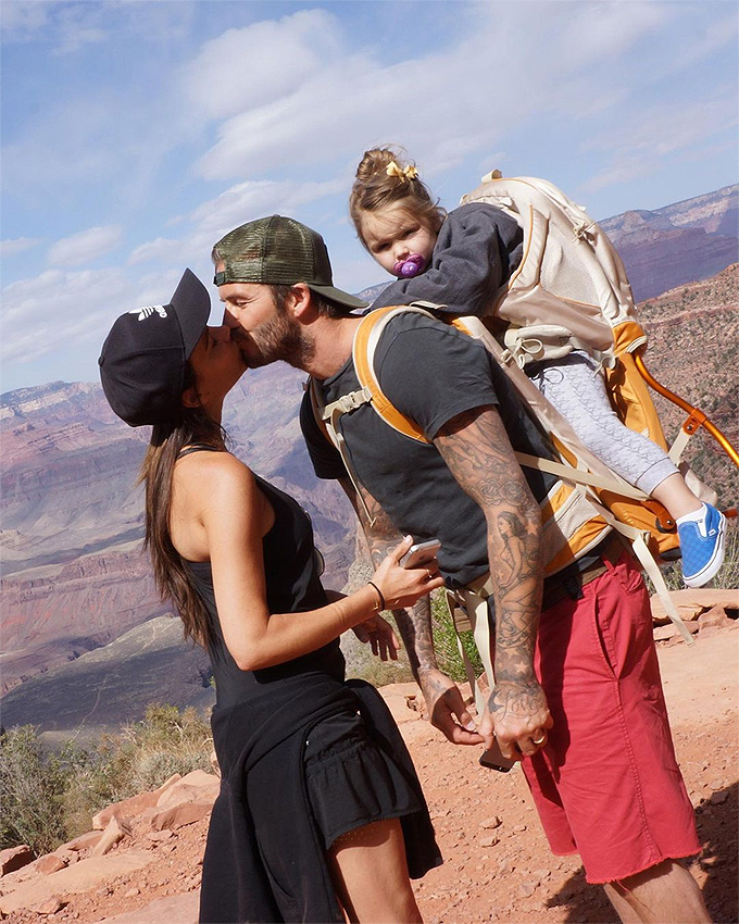 David y Victoria de excursión con Harper