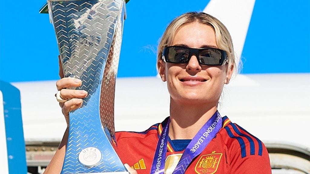 La llegada triunfal de las jugadoras de la selección española de fútbol a Madrid tras ganar su útimo título