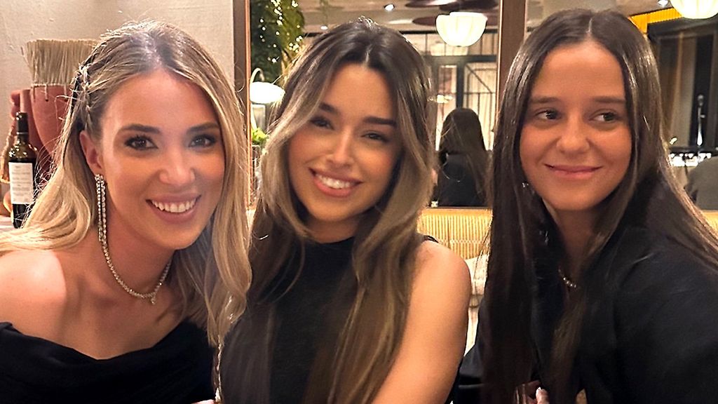 Alice Campello sopla 29 velas muy romántica con su chico y junto a amigas como Victoria de Marichalar