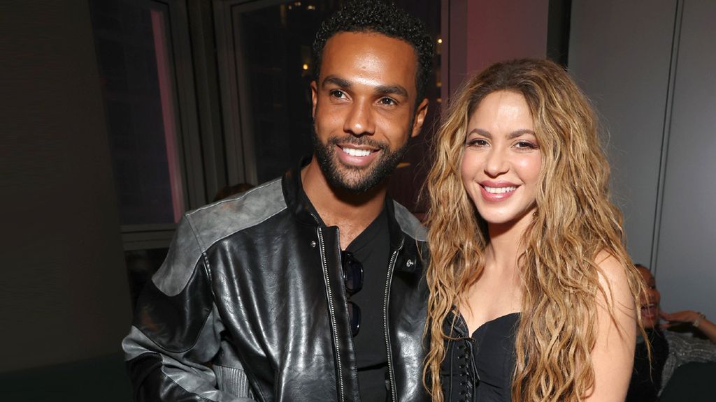 El entorno de Shakira reacciona a los rumores de romance con Lucien Laviscount