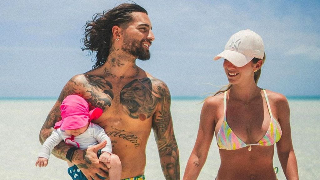 La escapada familiar al paraíso de Maluma, a punto de comenzar su primer verano como padre