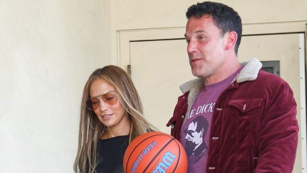 Jennifer Lopez y Ben Affleck reaparecen juntos de la mano y muy sonrientes