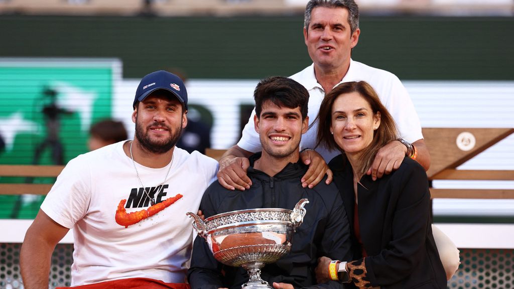 ¡Carlos Alcaraz conquista Roland Garros! Del emotivo abrazo con su familia a la felicitación de Casa Real