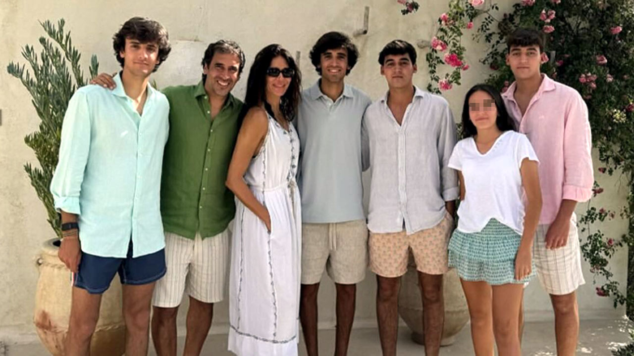 Raúl González, con su familia