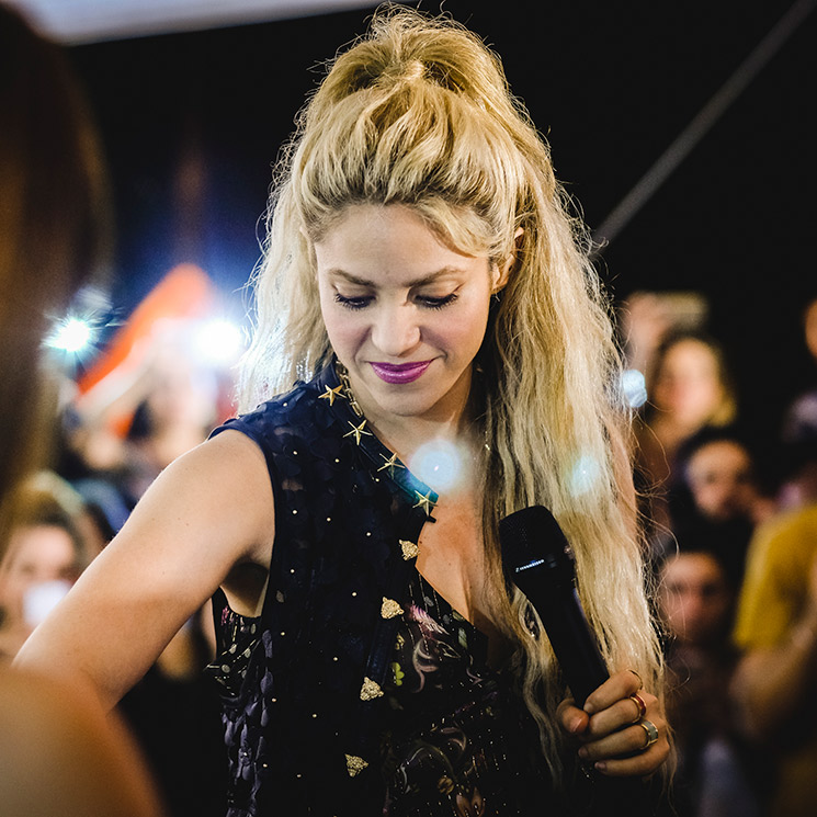 El comentado peinado de Shakira en su 'look' más noventas