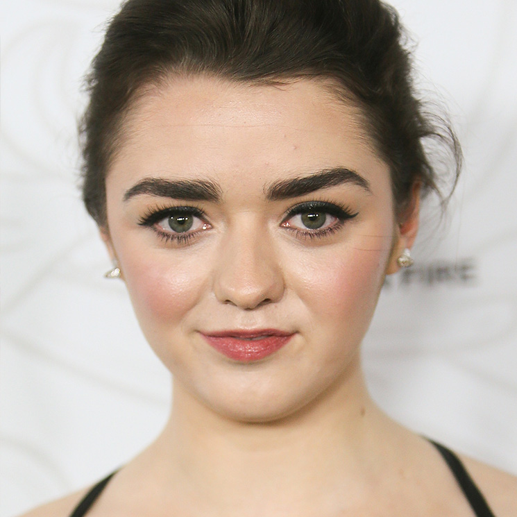 Maquillaje con efecto 'cara lavada', el mejor secreto de belleza de Maisie Williams