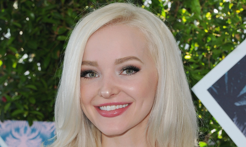 Dove Cameron y el secreto de su blanca sonrisa