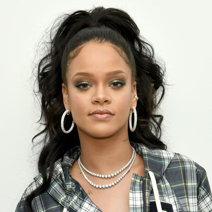 Rihanna explica por qué no usaba maquillaje en su adolescencia