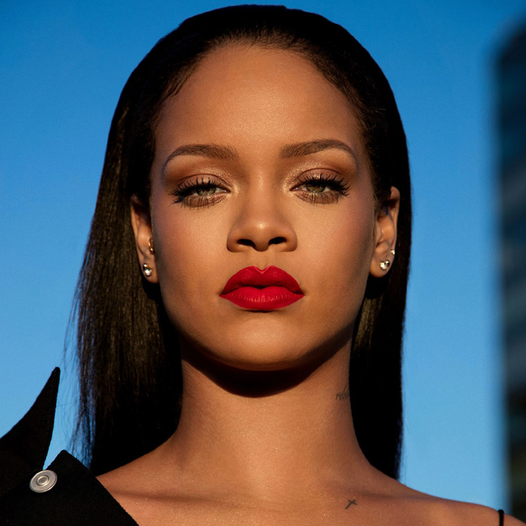 El tutorial exprés de Rihanna para unos labios rojos perfectos