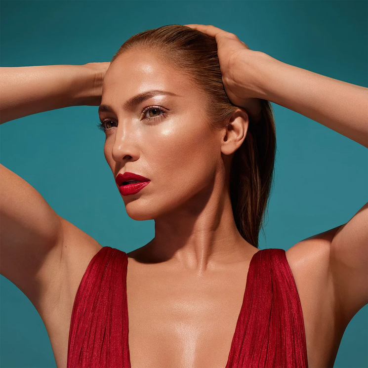 ¡Secreto desvelado! Jennifer Lopez también tendrá su línea de maquillaje