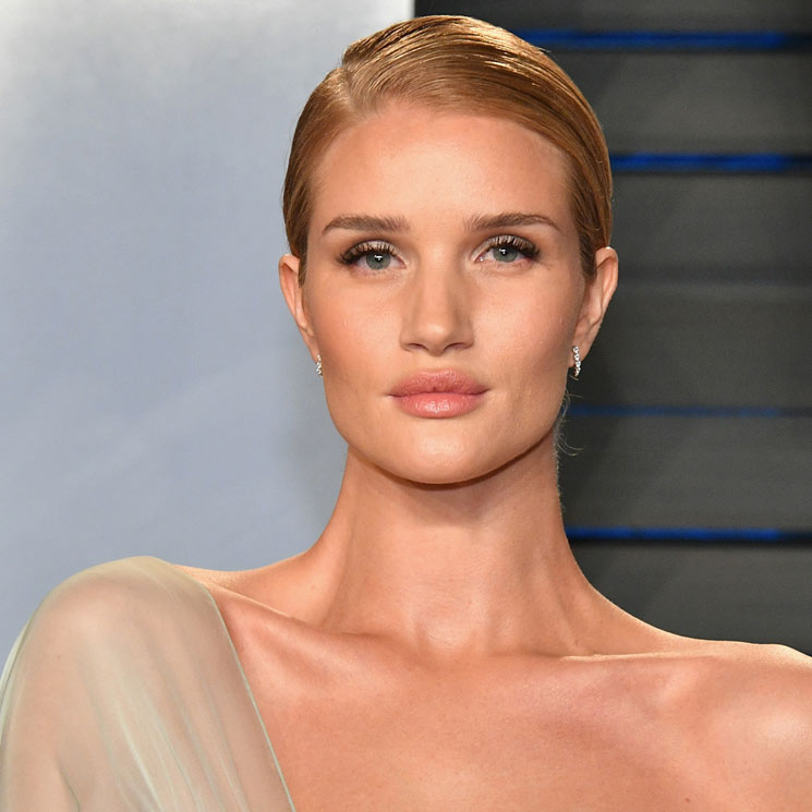 Una crema de farmacia entre los cosméticos favoritos de Rosie Huntington-Witheley 