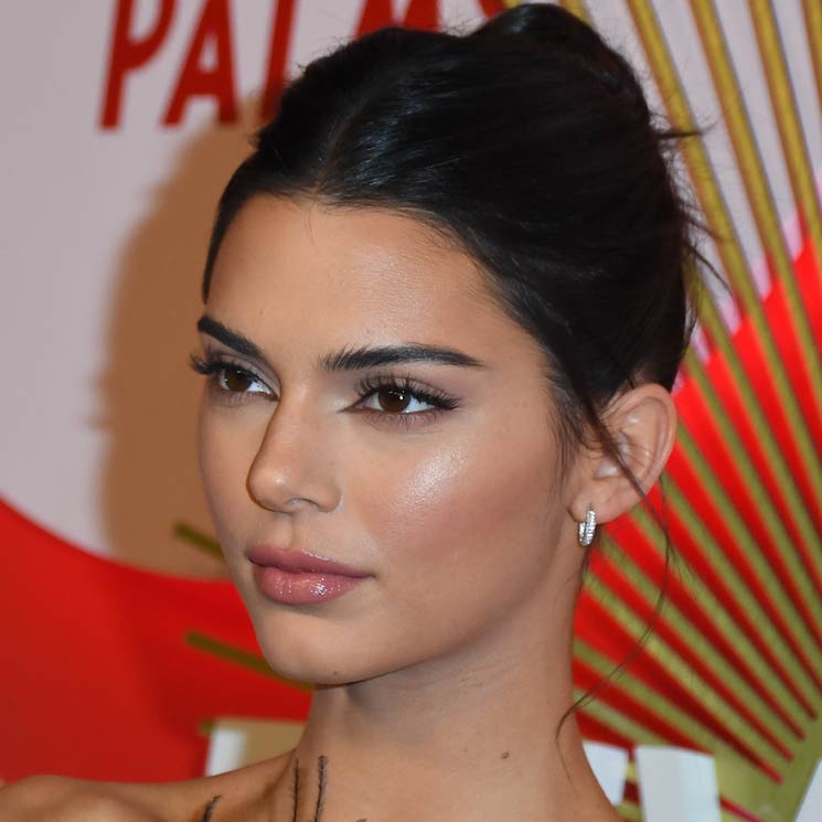 Kendall Jenner pide consejo a sus fans sobre su nuevo look