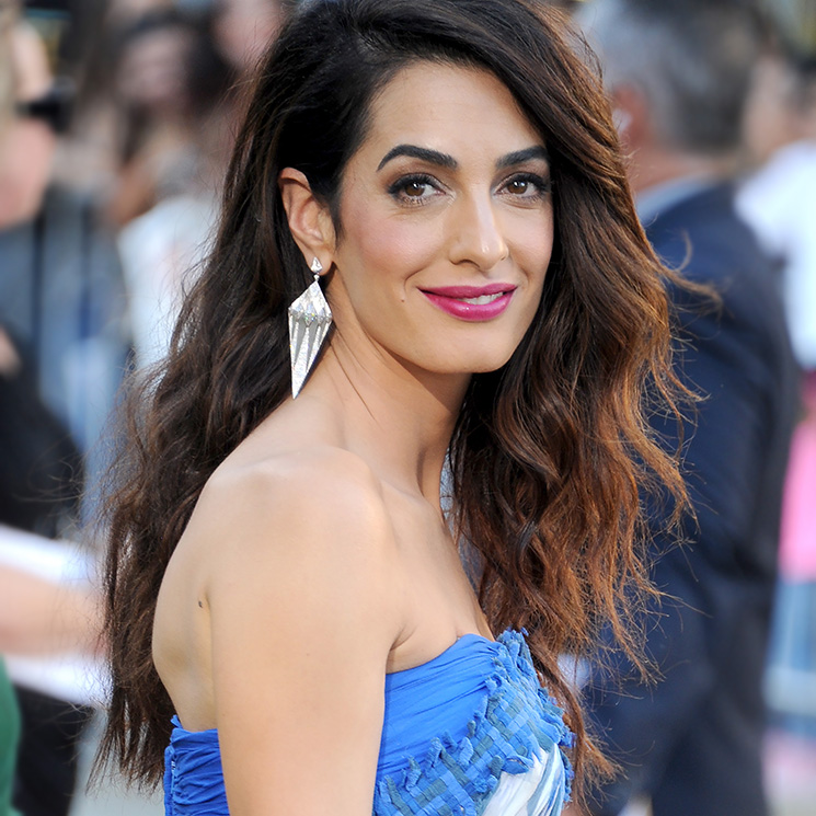 Amal Clooney cambia su pelo largo por la melena 'mom hair'