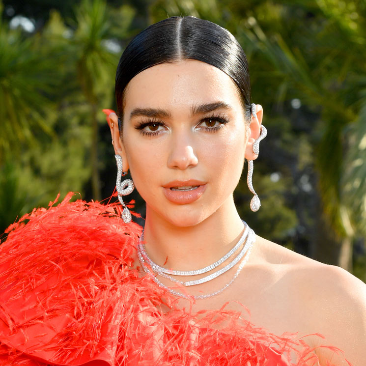 Dua Lipa debuta como musa de una nueva fragancia