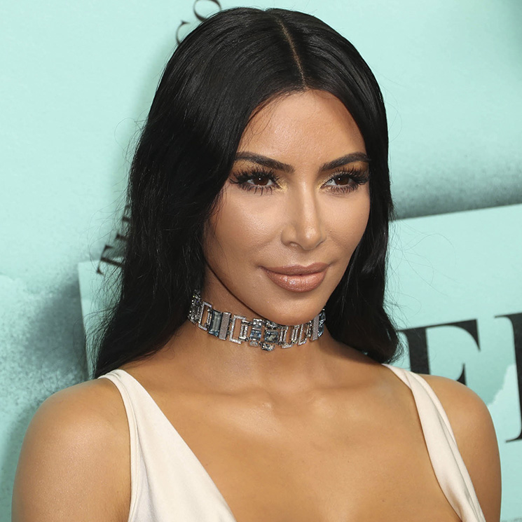 El último tratamiento de Kim Kardashian para su piel: un mentalista