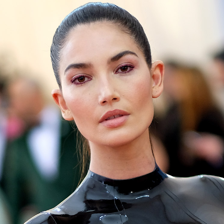 El look más atrevido de Lily Aldridge divide a sus fans