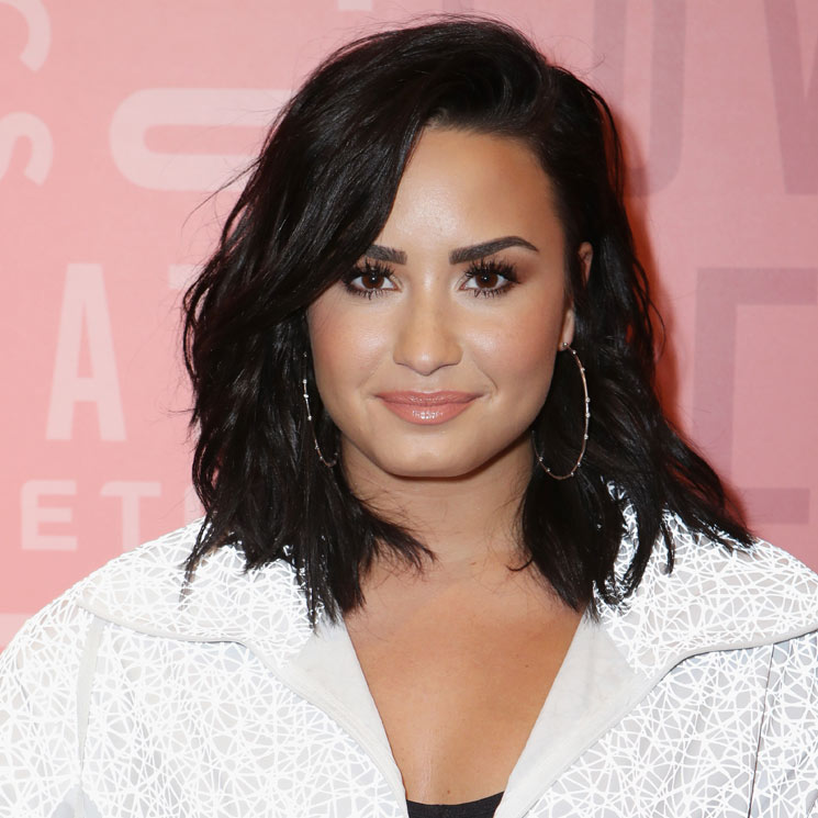 Demi Lovato o cómo coordinar tu nuevo color de pelo con tus sombras de ojos