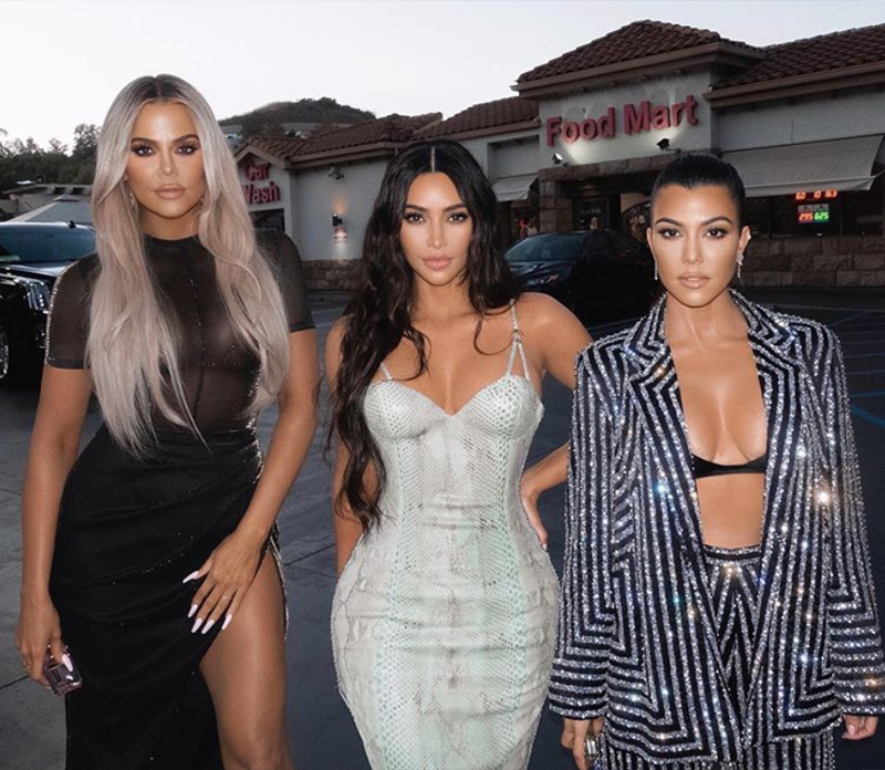 Kim Kardashian Publica Una Foto Antigua Con Sus Hermanas Y Sus Fans 