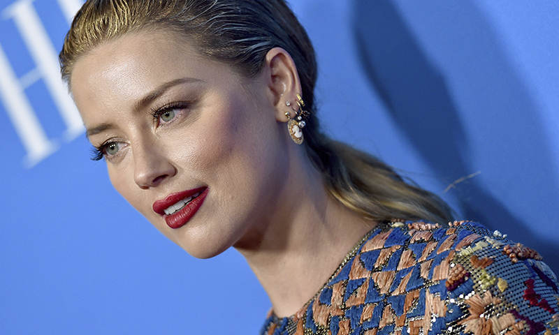 amber-heard-labios-rojos