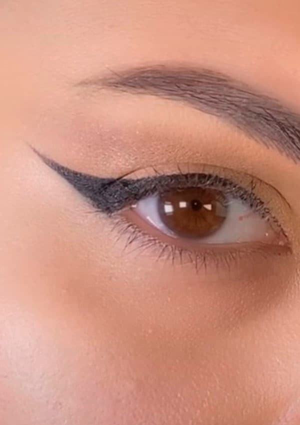 Dibujar Un Eyeliner Con Párpados Caídos Perfecto Gracias A Este Truco Viral Foto 4