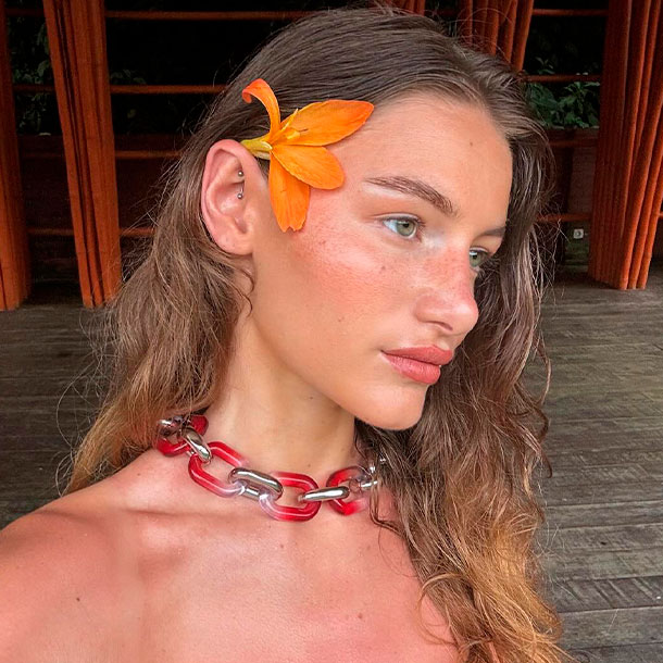 'Island girl makeup': cómo copiar el maquillaje más bonito con efecto 'vuelvo de vacaciones en una isla'