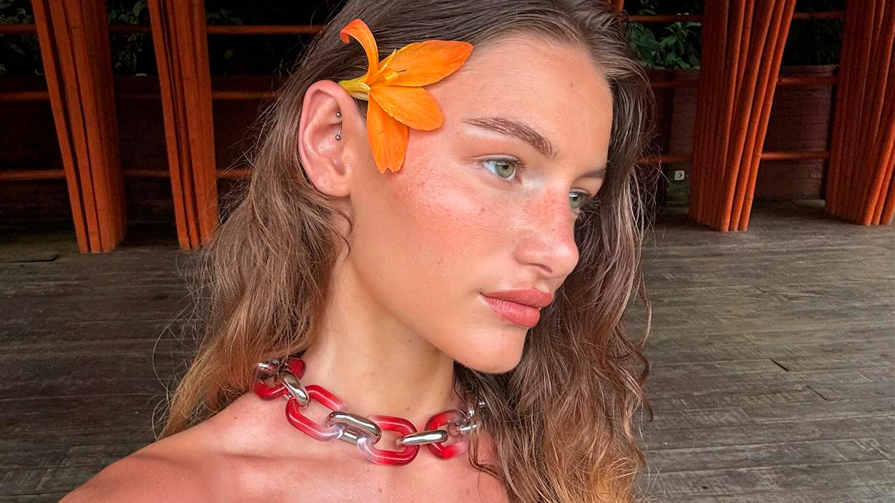 'Island girl makeup': cómo copiar el maquillaje más bonito con efecto 'vuelvo de vacaciones en una isla'