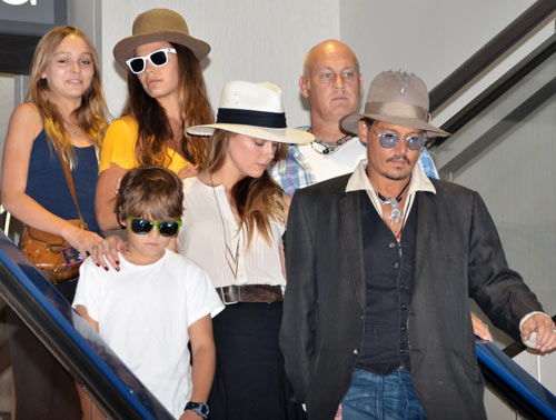 Johnny Depp de gira con sus hijos y su nuevo amor Amber Heard