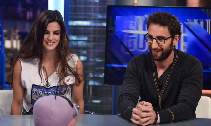 Clara Lago pide perdón por sus polémicas declaraciones y Dani Rovira 'muere de amor' por ella