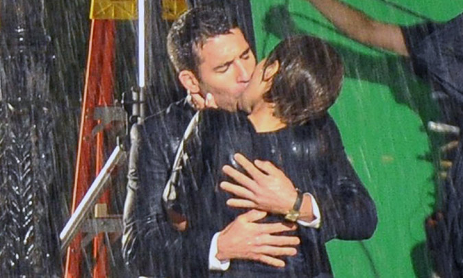 ¡Menudo beso! El reencuentro más apasionado de Paula Echevarría y Miguel Ángel Silvestre