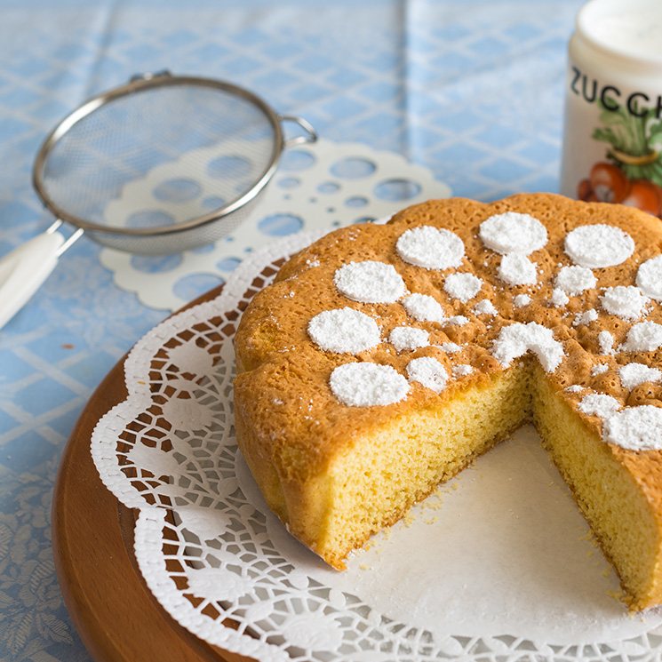 Bizcocho de limón con leche condensada, un capricho para los muy golosos